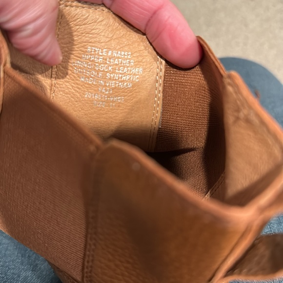 Madewell The Citywalk Lugsole Chelsea Boot in Leather English Saddle - Picture 4 of 4